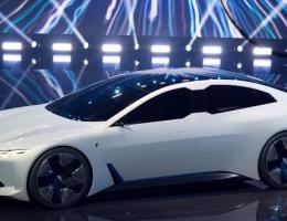 宝马即将发布一款全新电动车,可能会被命名为i4!